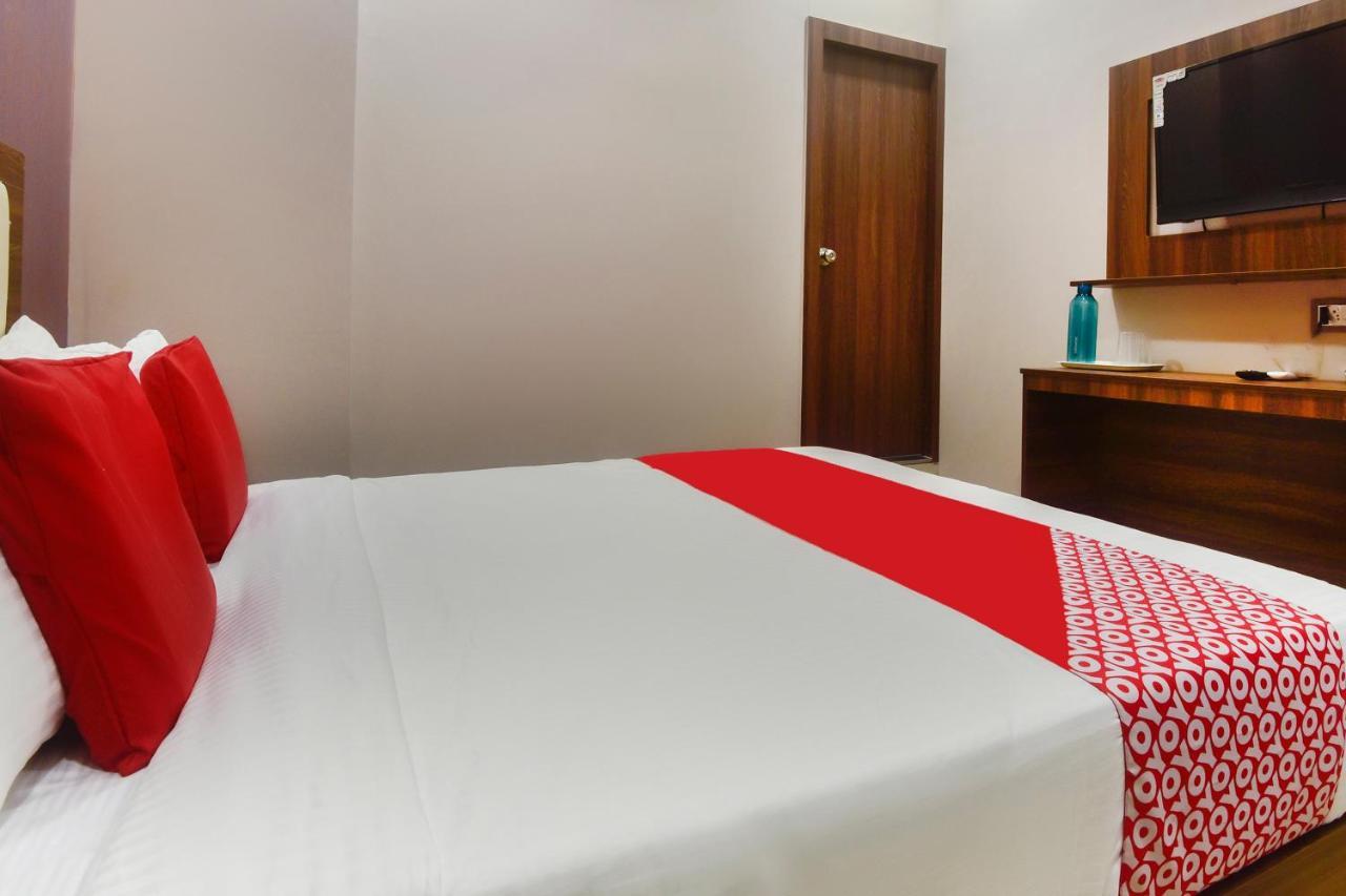 Hotel Blue Sky Residency Мумбаи Экстерьер фото