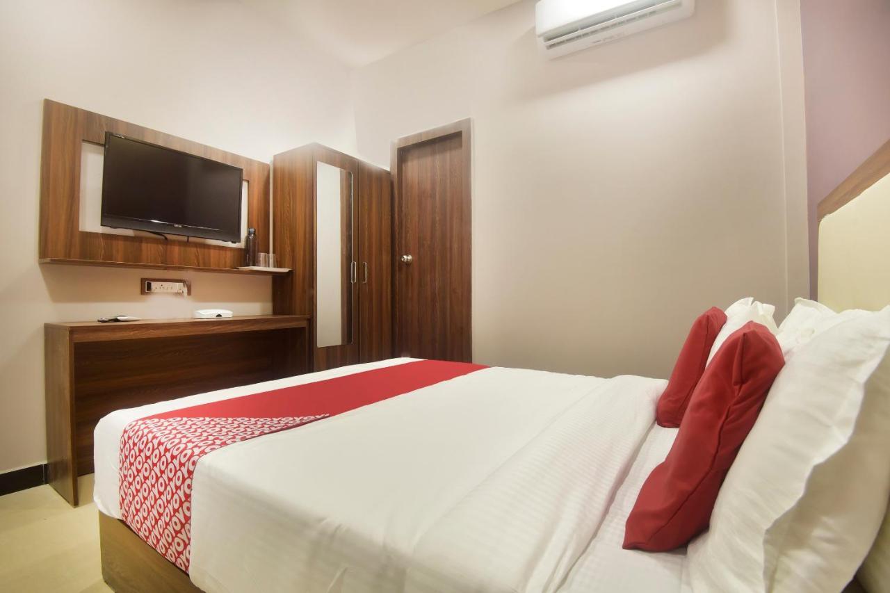 Hotel Blue Sky Residency Мумбаи Экстерьер фото