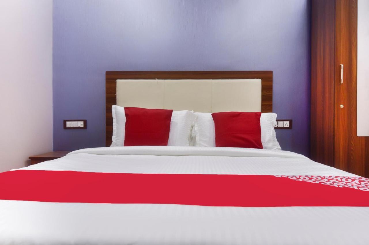 Hotel Blue Sky Residency Мумбаи Экстерьер фото