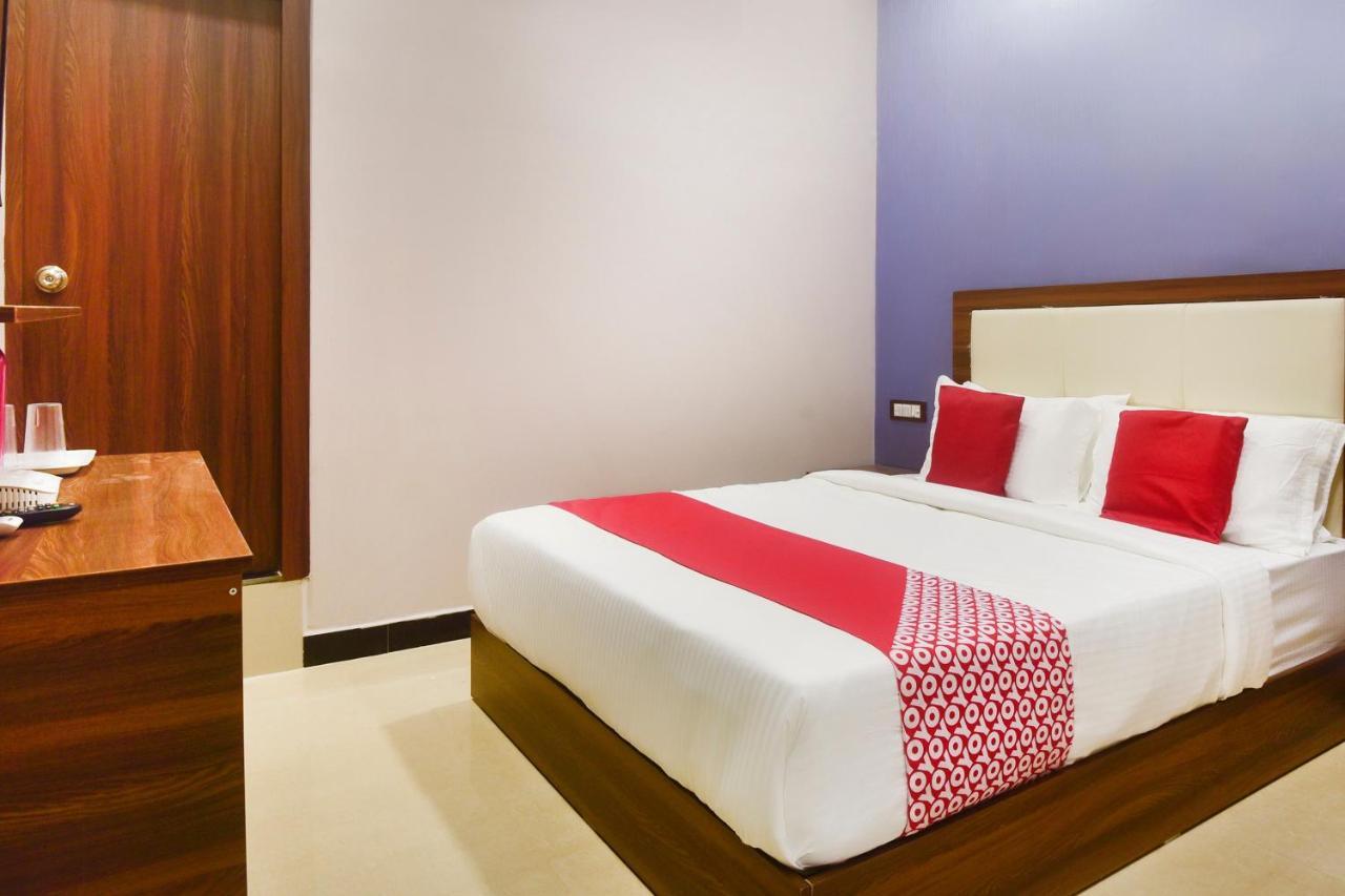 Hotel Blue Sky Residency Мумбаи Экстерьер фото