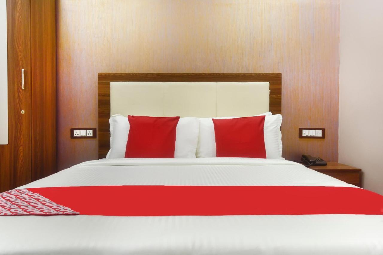 Hotel Blue Sky Residency Мумбаи Экстерьер фото